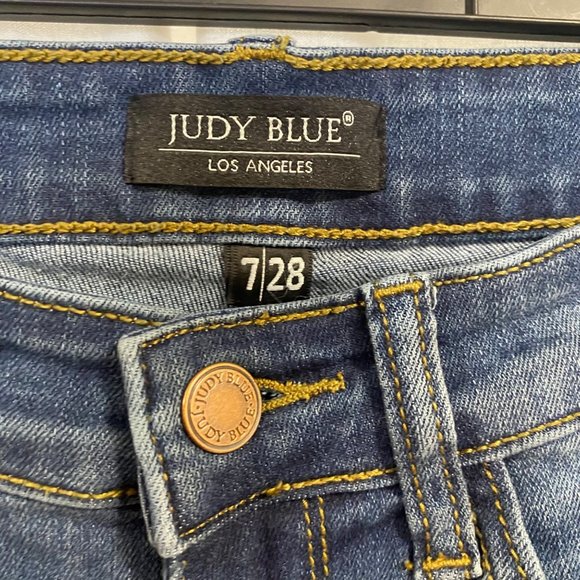 Judy Blue Mid Rise Relaxed‎ Fit Distressed Jeans Size 7 / 28 - Picture 3 of 9